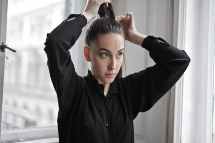 Bu saç düzümü  baş ağrısına   və pis qamətə səbəb olur 