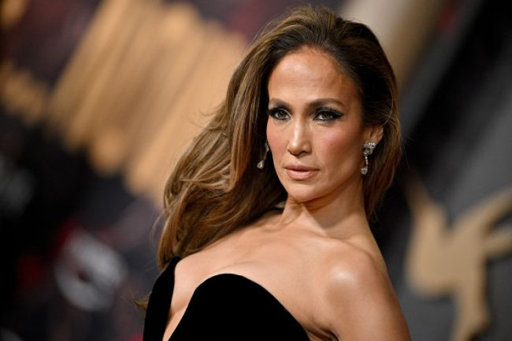 Cennifer Lopes  bu geyimi ilə   hamını heyran etdi -  FOTO  