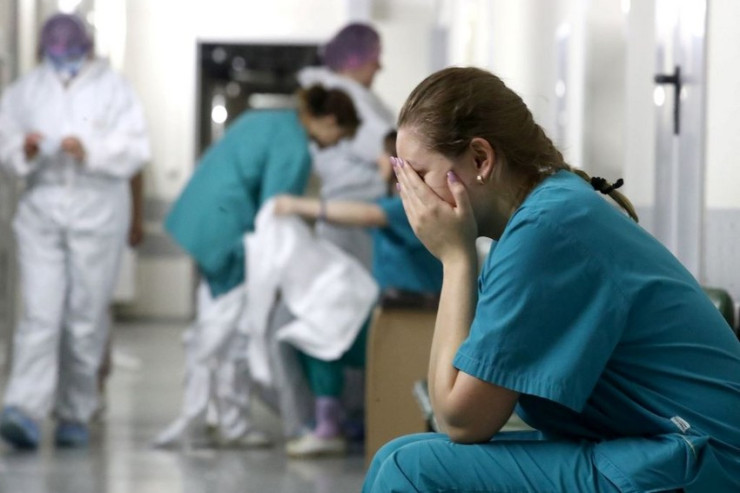 Bakıda həkim iş başında öldü 