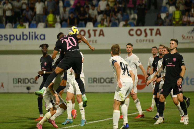 "Sabah" öz meydanında "Petrokub"u darmadağın etdi 