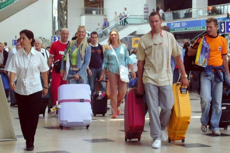 Bu ölkələrdən gələn turistlər  hamını qıcıqlandırır: “Ən pislər” siyahısında kimlər var