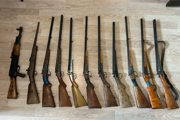 Şirvanda qanunsuz saxlanılan silahlar  təhvil verildi