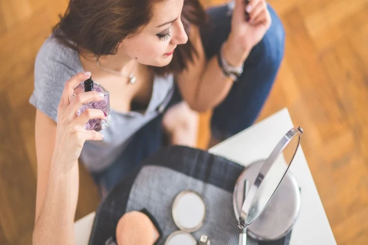 Ətir necə düzgün vurulmalıdır - CAVAB 