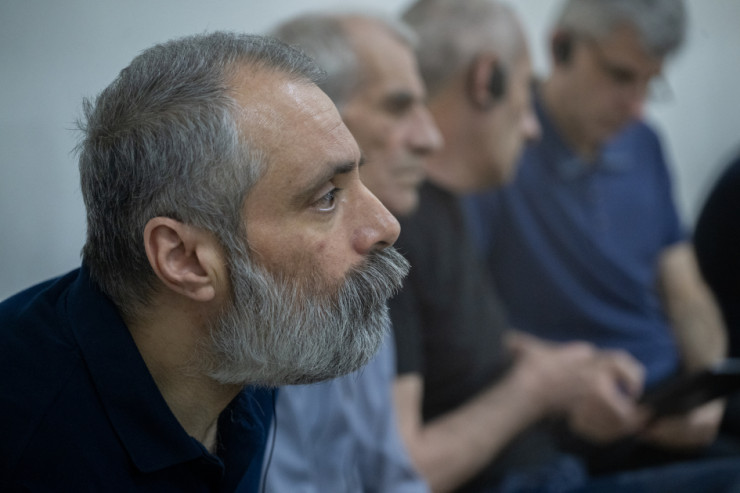 Azərbaycanın vaxtilə işğal altında olan ərazilərində “parad” üçün silahların Ermənistandan gətirildiyi etiraf edilib