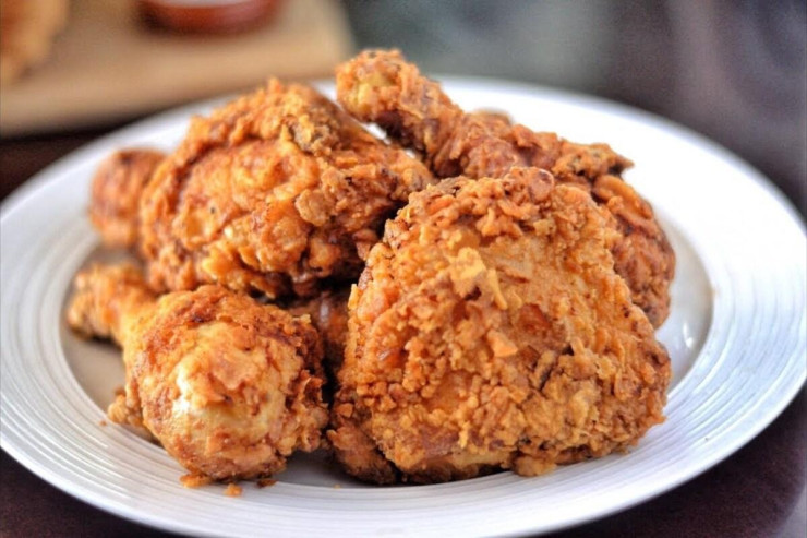 Amerikan üslublu qızardılmış toyuq resepti 