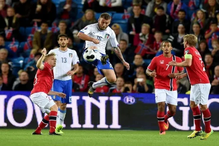Norveç millisi İtaliyanı darmadağın etdi 