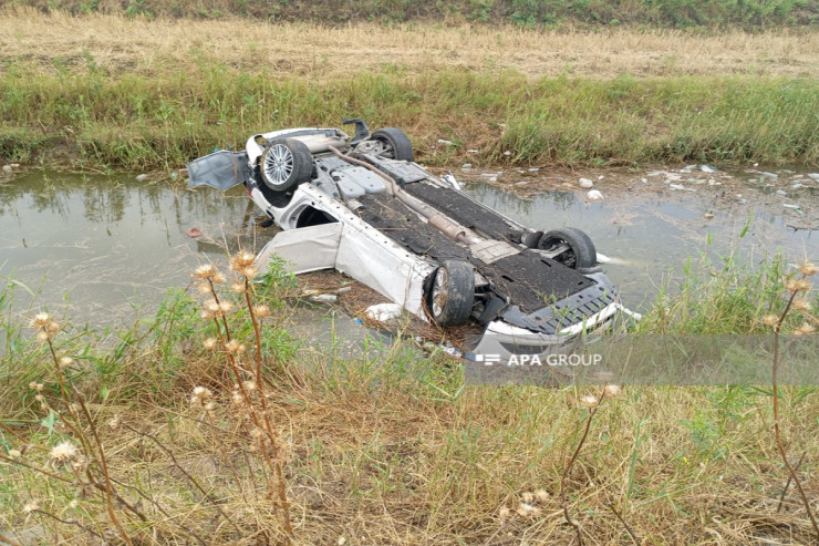 Cəlilabadda maşın kanala aşdı,  5 yaralı var - YENİLƏNİB 