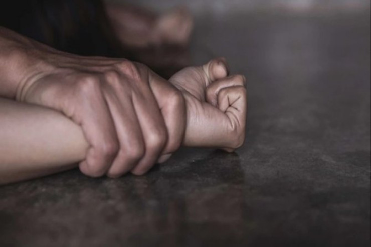 Azərbaycanlı qızları fahişəliyə məcbur  edən qadına HÖKM OXUNDU 