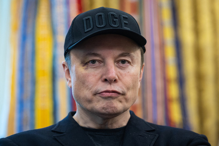 Maliyyə naziri Maskın  gözünün altını göyərtdi 