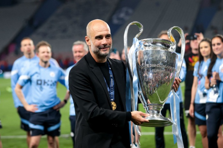 Qvardiola tarixin ən yaxşı baş məşqçisinin  adını çəkdi
