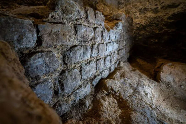 Türkiyədə əfsanəvi dövlətə məxsus türbə tapıldı - Yeganə nümunədir 