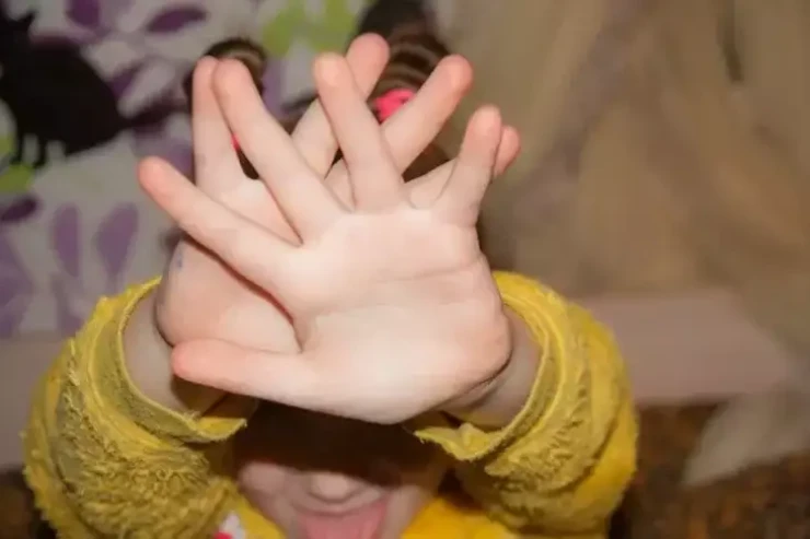 Heç vaxt övladınıza bu sözləri deməyin - travma yaradır 