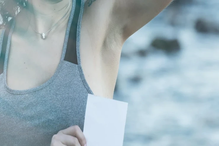 Dezodorantdan düzgün istifadə qaydası - hamının etdiyi 2 əsas səhv 