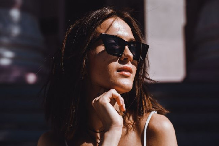 Gün eynəyi taxmağın  kimlər üçün təhlükəli olduğu AÇIQLANDI 