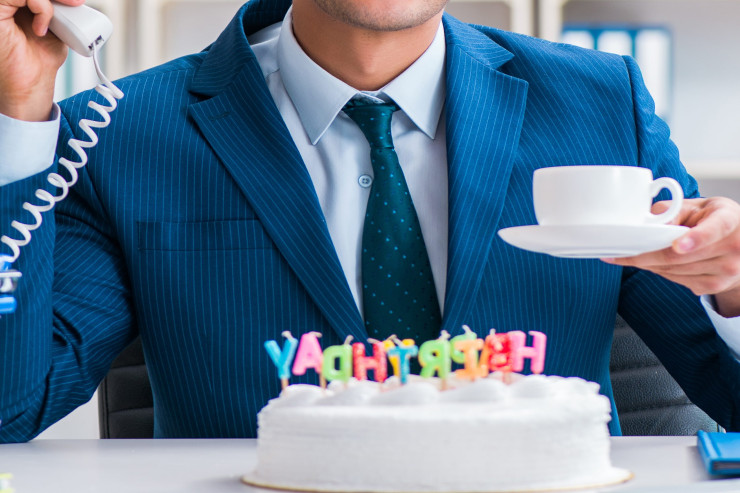 Yuxuda müdürünün ad gününü  təbrik etmək nə deməkdir?