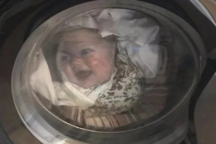 Yeni doğulan körpəsini paltaryuyan maşına  atıb öldürdü