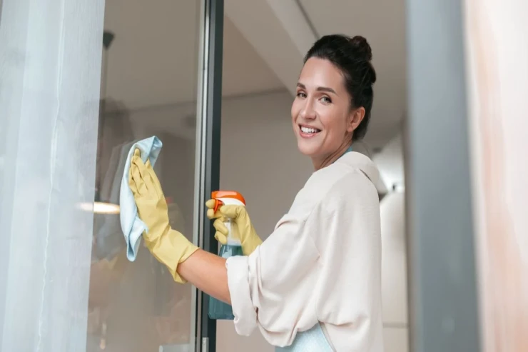Pəncərələri bu vasitə ilə yuyun: Tərtəmiz olacaq 