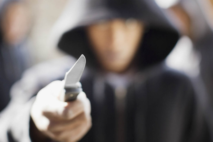 Sumqayıtda yeniyetmə həmyaşıdını bıçaqladı 