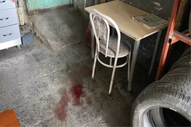 Kişi oturacaqdan  yıxılıb öldü