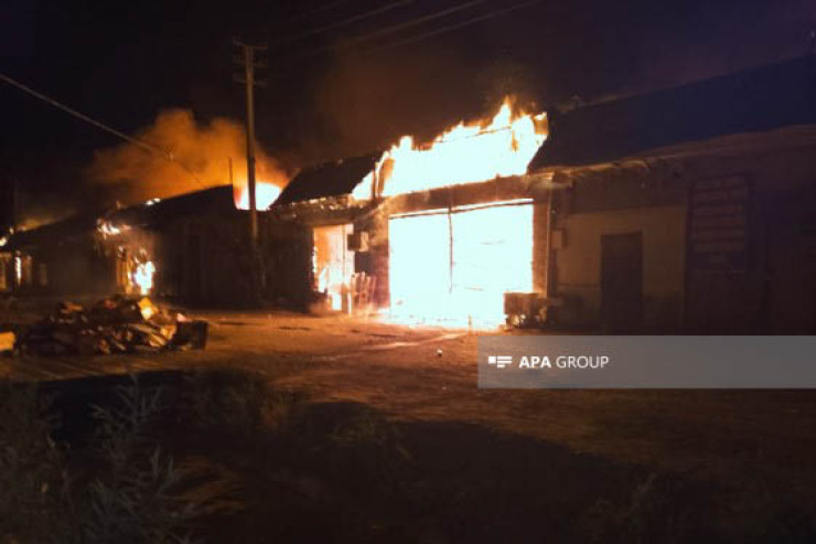 Beyləqanda bazar yandı