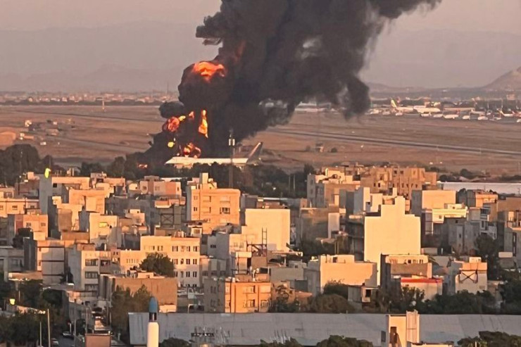 İsrail Məşhəd hava limana zərbələr endirib -VİDEO 