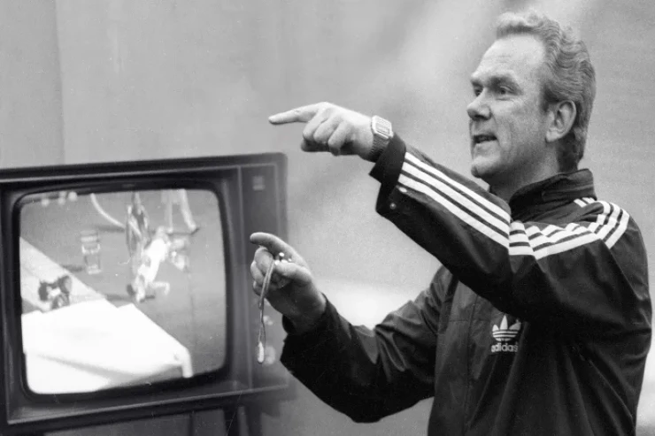 Böyük məşqçi  Lobanovski: Qərb filminə baxan futbolçuları niyə cəzalandırıb? 