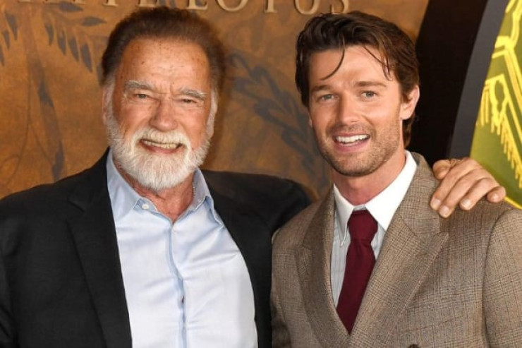 "İndi qadınlar mənə nömrələrini verirlər ki, onu oğluma ötürüm"   - Arnold Şvartsenegger