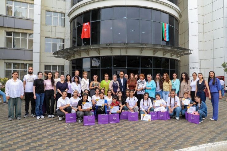 "Azercell" diqqət və qayğıya ehtiyacı olan iki nəsli bir araya gətirdi