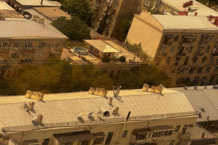 Bakıda binanın damında hovuz tikənin kimliyi bilindi - YENİ DETALLAR 