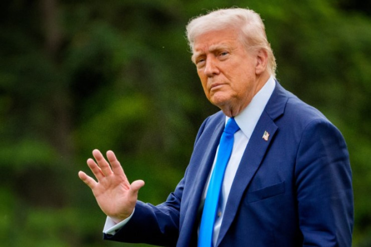 Trampın smartfonu harada istehsal olunacaq? - QALMAQAL 