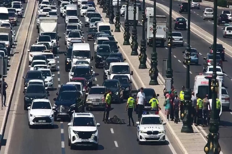 Bakıda maşın piyadanı belə vurdu - HADİSƏ ANI 