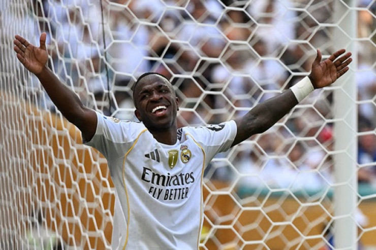 Junior 2030-cu ilin yayına qədər “Real”da qalacaq 