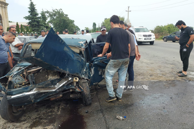 Lənkəranda yük və minik avtomobilləri toqquşdu