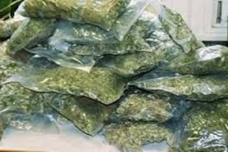 Bakıda kuryerlərdən 12 kilo narkotik götürüldü - VİDEO 