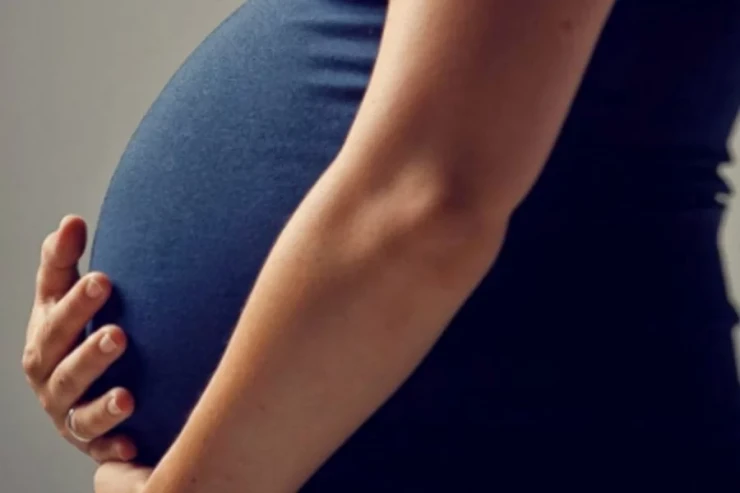 9 aylıq hamilə idi, özünü GÜLLƏLƏDİ 