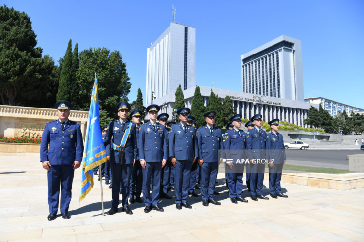 Bakıda Silahlı Qüvvələr Günündə hərbçilərin yürüşü