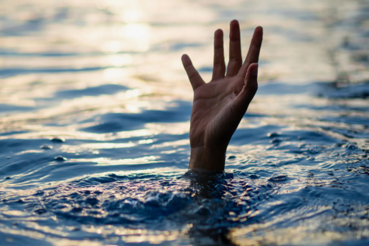 62 yaşlı kişi dənizdə batdı 