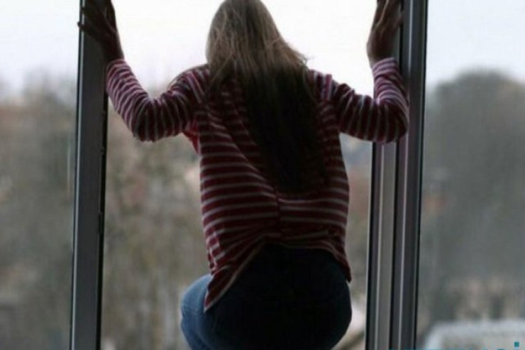 6-cı mərtəbədən yıxılan yeniyetmə sağ qaldı 