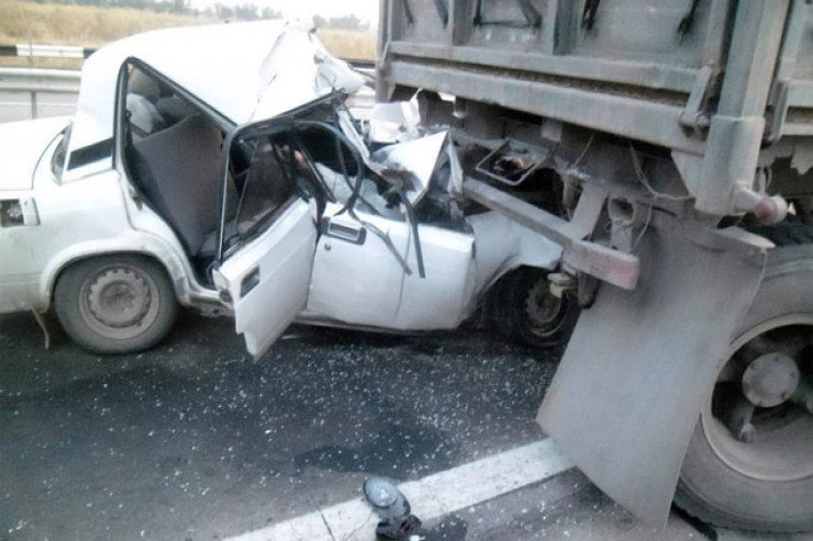 Beyləqanda iki maşın  toqquşdu:   Sürücülərdən biri öldü 