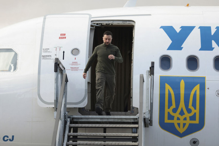 Zelenski ABŞ-dan İngiltərəyə  getdi