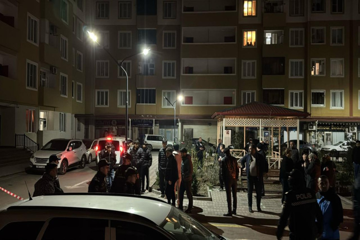 Sumqayıtda DƏHŞƏT:  17 yaşlı oğlan özünü 15-ci mərtəbədən atdı -YENİLƏNİB 