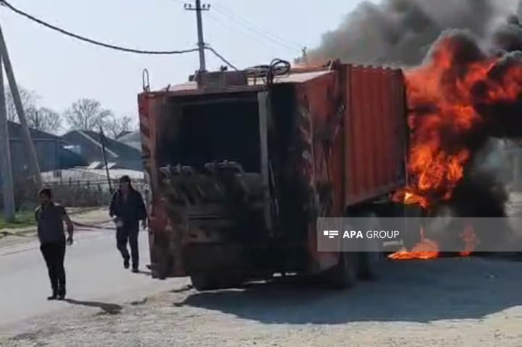 Xaçmazda zibil maşını yandı -VİDEO 