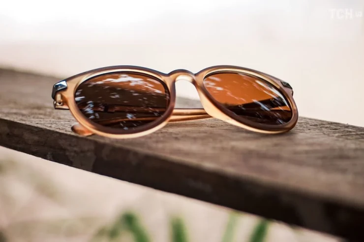  Gün eynəklərini   yazda niyə taxmaq lazımdır və  necə seçilməlidir?  