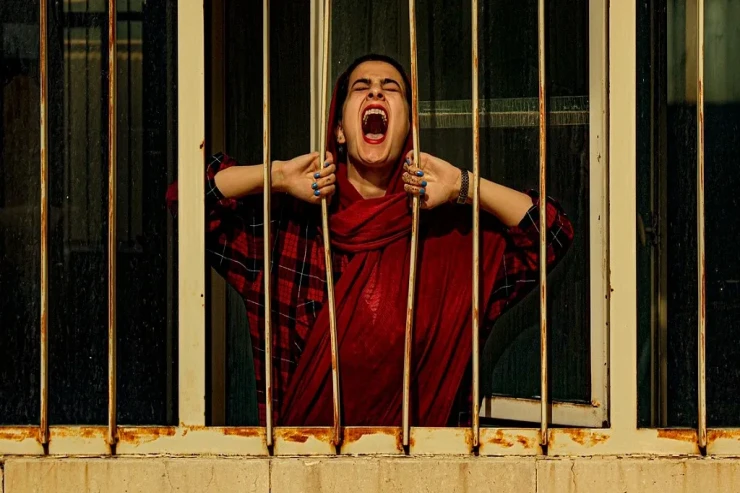 Hicab geyinməyən iranlı fəala 178 şallaq  və 18 ay həbs  cəzası