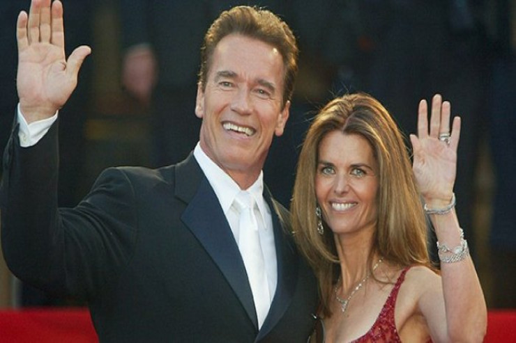 Arnold Şvarseneggerin  keçmiş arvadı boşanmalarından danışdı