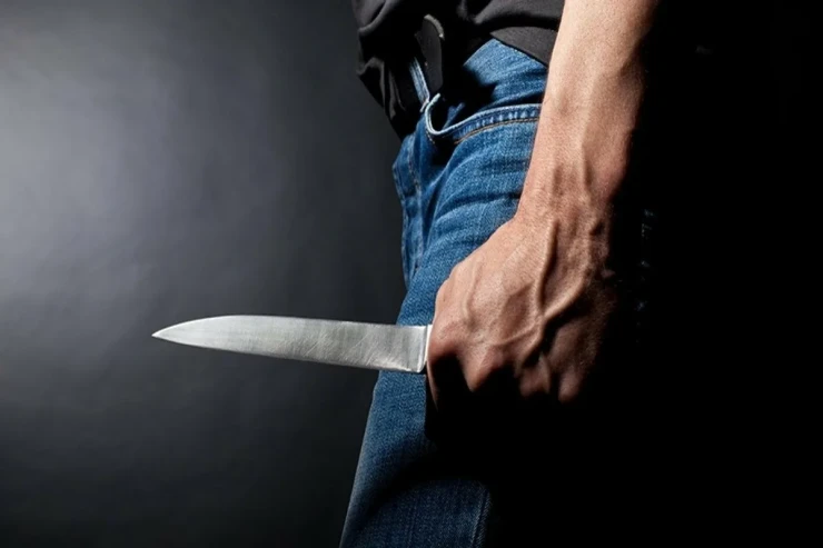 Göygöldə 41 yaşlı kişini  qonşusu bıçaqladı