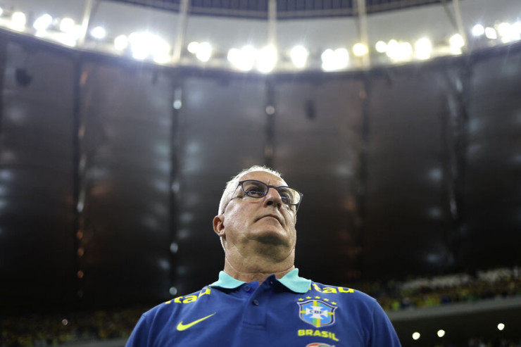 Braziliyanın baş məşqçisi QOVULDU 