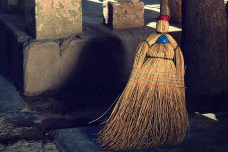 Qonşulara niyə heç vaxt  süpürgə   verməməlisiniz?