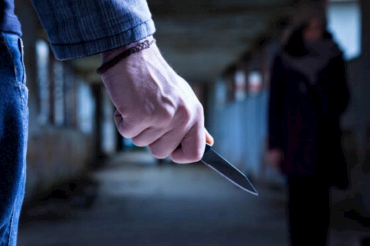 Abşeronda DƏHŞƏT:  Yeniyetmə oğlan anasını öldürdü