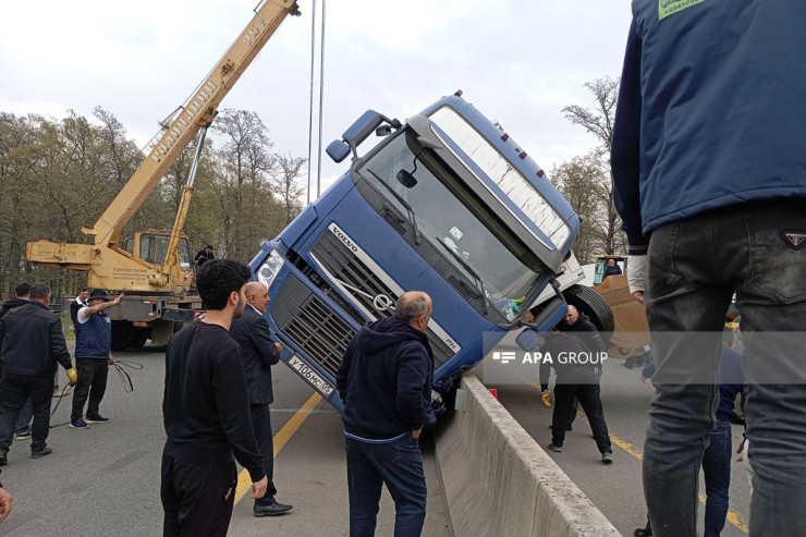 Ələt-Astara magistralında hərəkət dayandı - AĞIR QƏZA  -FOTOLENT  -VİDEO 
